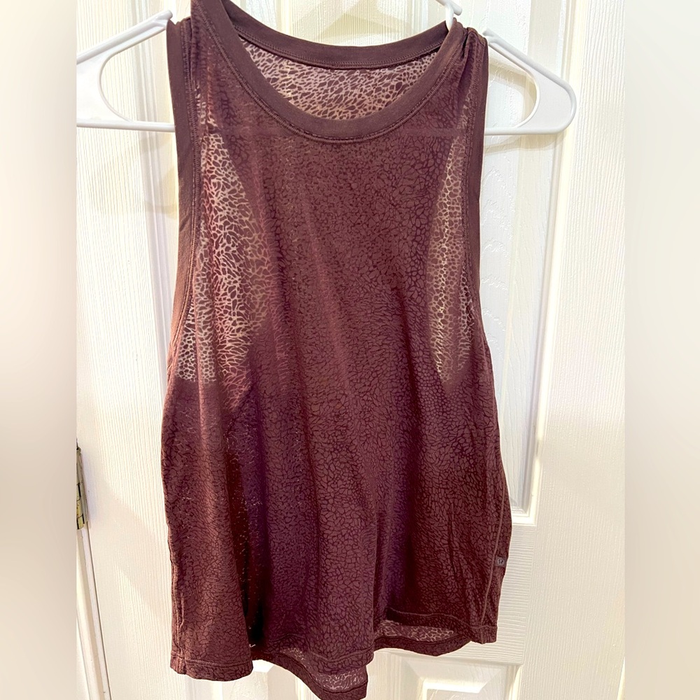 Rose Pink Lululemon. Assuming size 4/6 I removed tag, like new